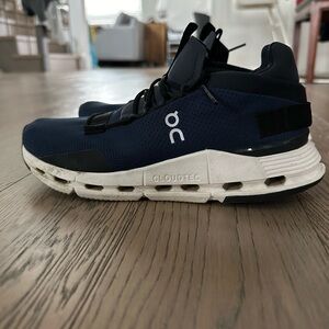 On Cloudnova | Women’s 8.5 | Navy/White | GUC